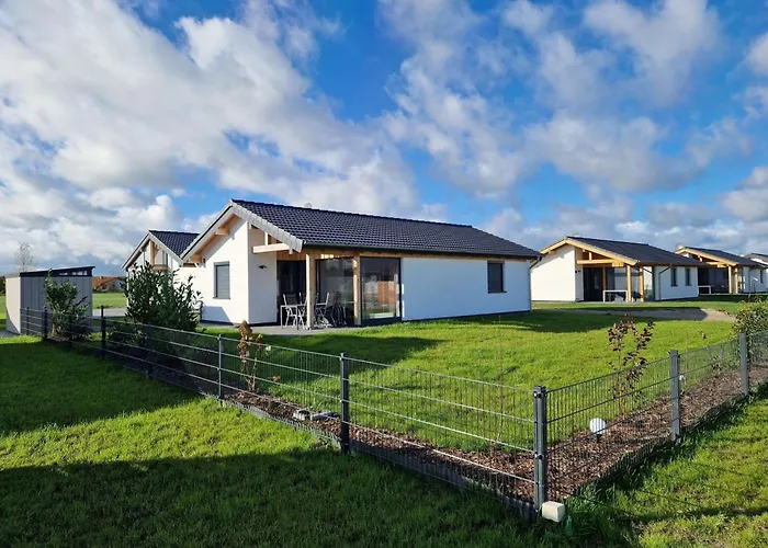 G22 Haus Mit Garten- Strandkorb Und Grillkamin By Interhome